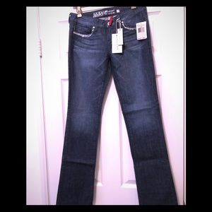 Women’s Guess Jeans - size 28. Brand New